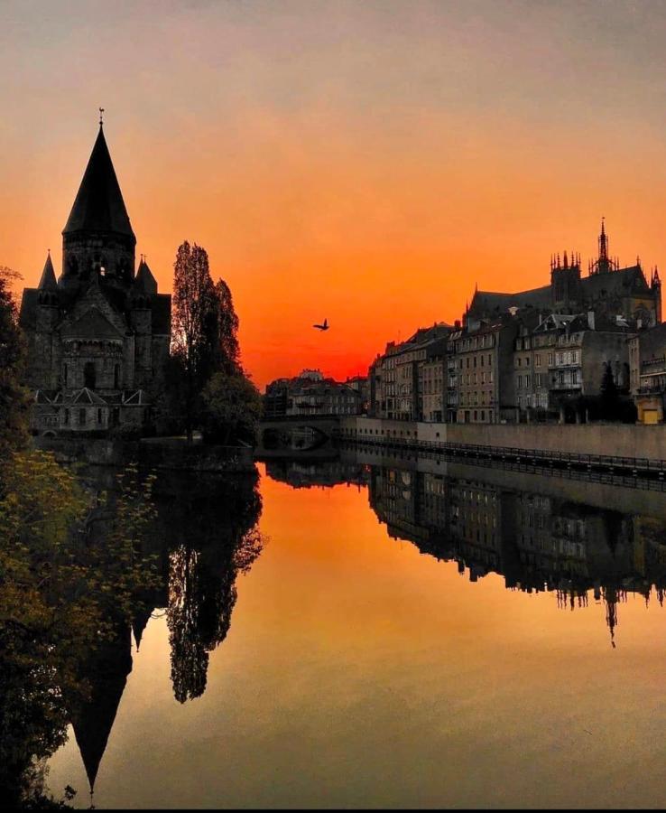 Au Fil De L'Eau Apartment Metz Luaran gambar